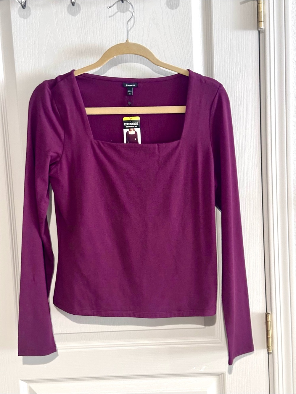 New w/tags long sleeve tee